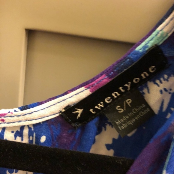 F21 Patterned dress with elastic waist - Picture 9 of 10